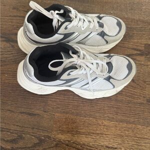 Rachel Zoe White and Gray Athletic Shoes size 8